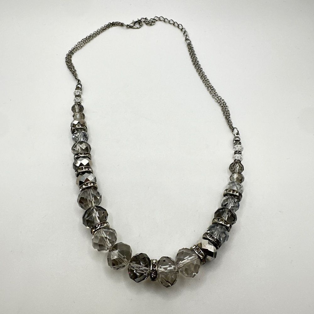 16" Clear and gray‎ faceted crystal beads with rhinestone accent necklace!